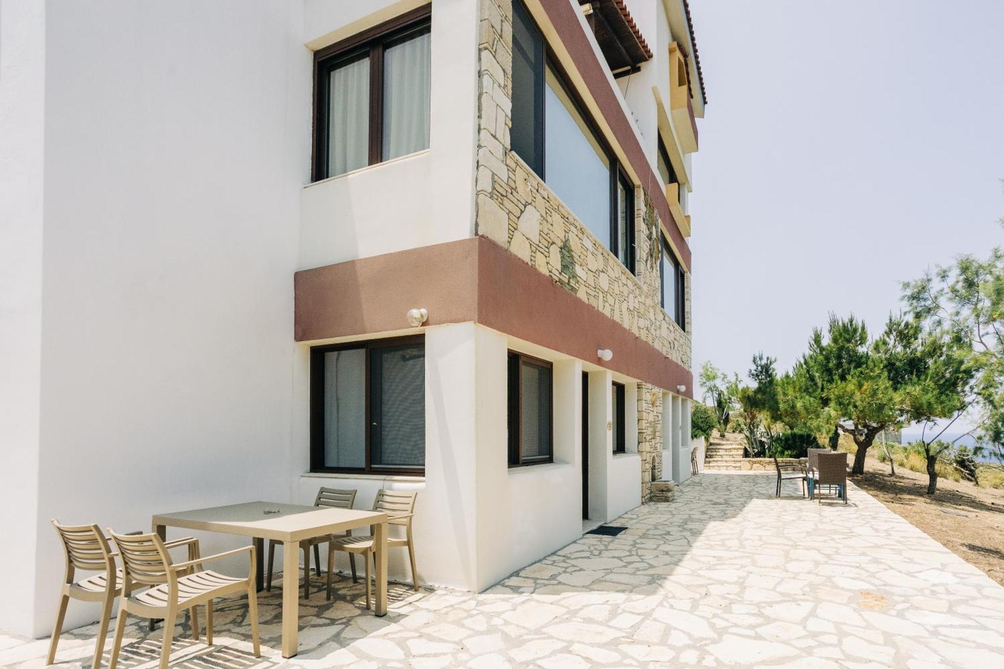 Iliatoras Aparthotel Agia Pelagia  Buitenkant foto