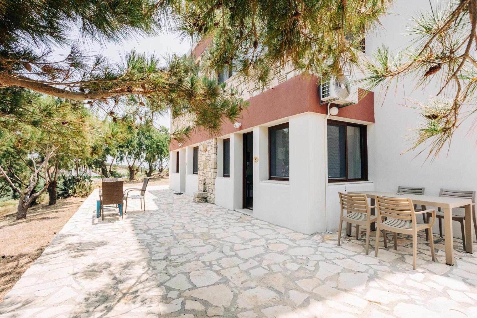 Iliatoras Aparthotel Agia Pelagia  Buitenkant foto