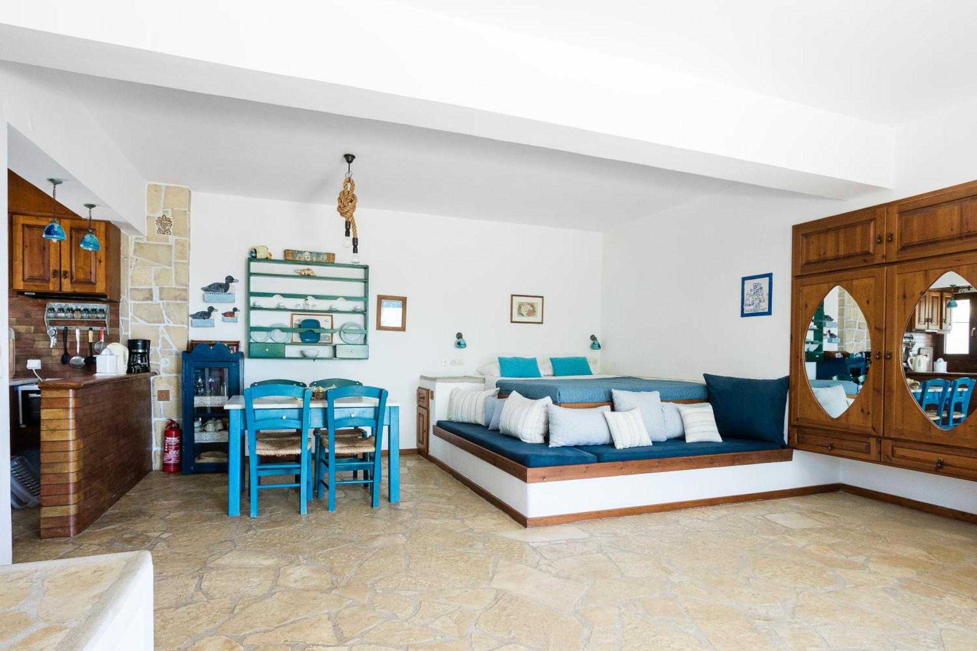 Iliatoras Aparthotel Agia Pelagia  Buitenkant foto