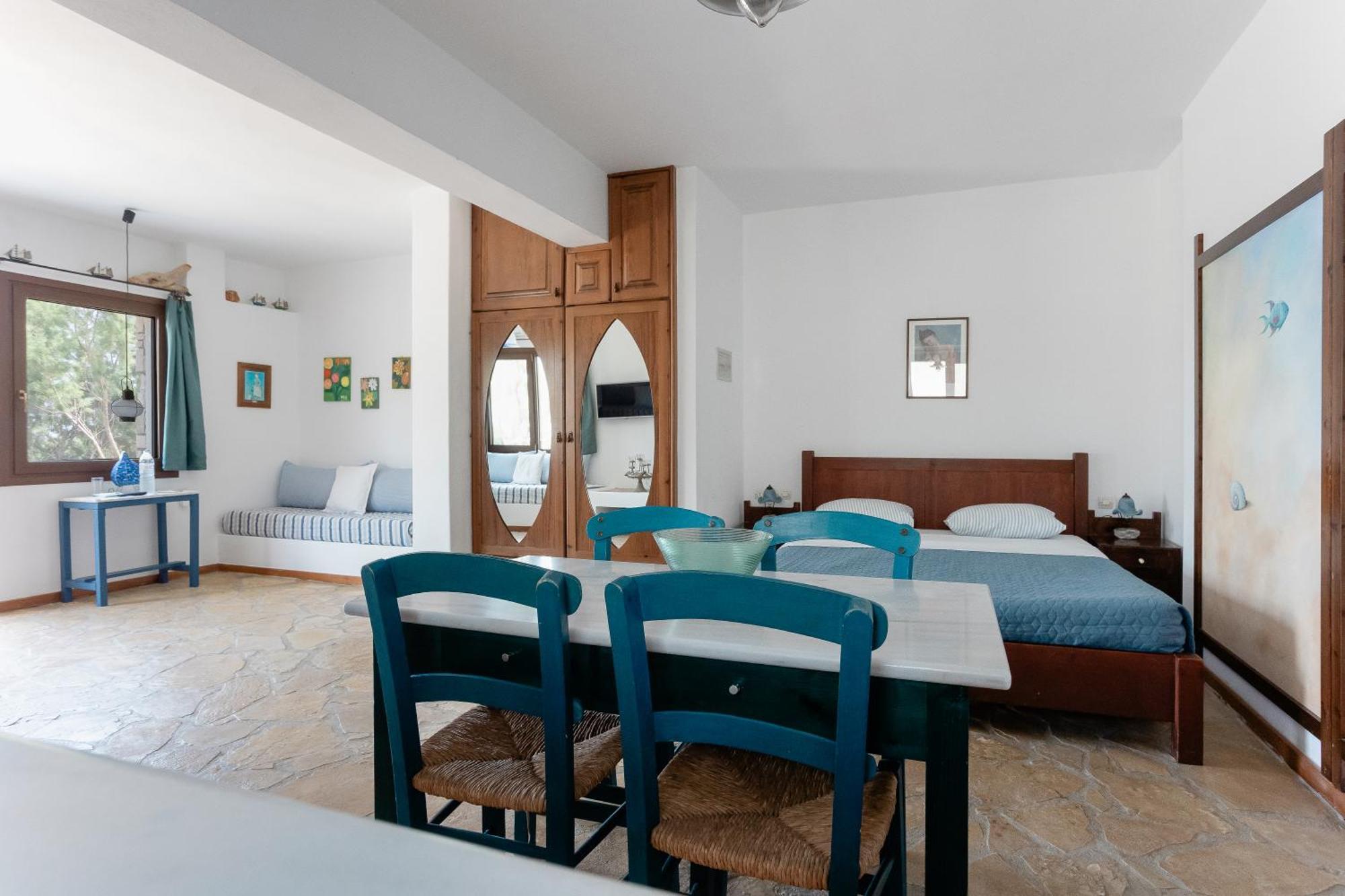 Iliatoras Aparthotel Agia Pelagia  Buitenkant foto