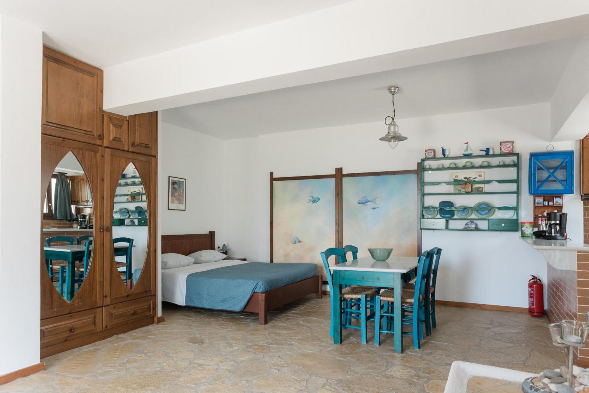 Iliatoras Aparthotel Agia Pelagia  Buitenkant foto