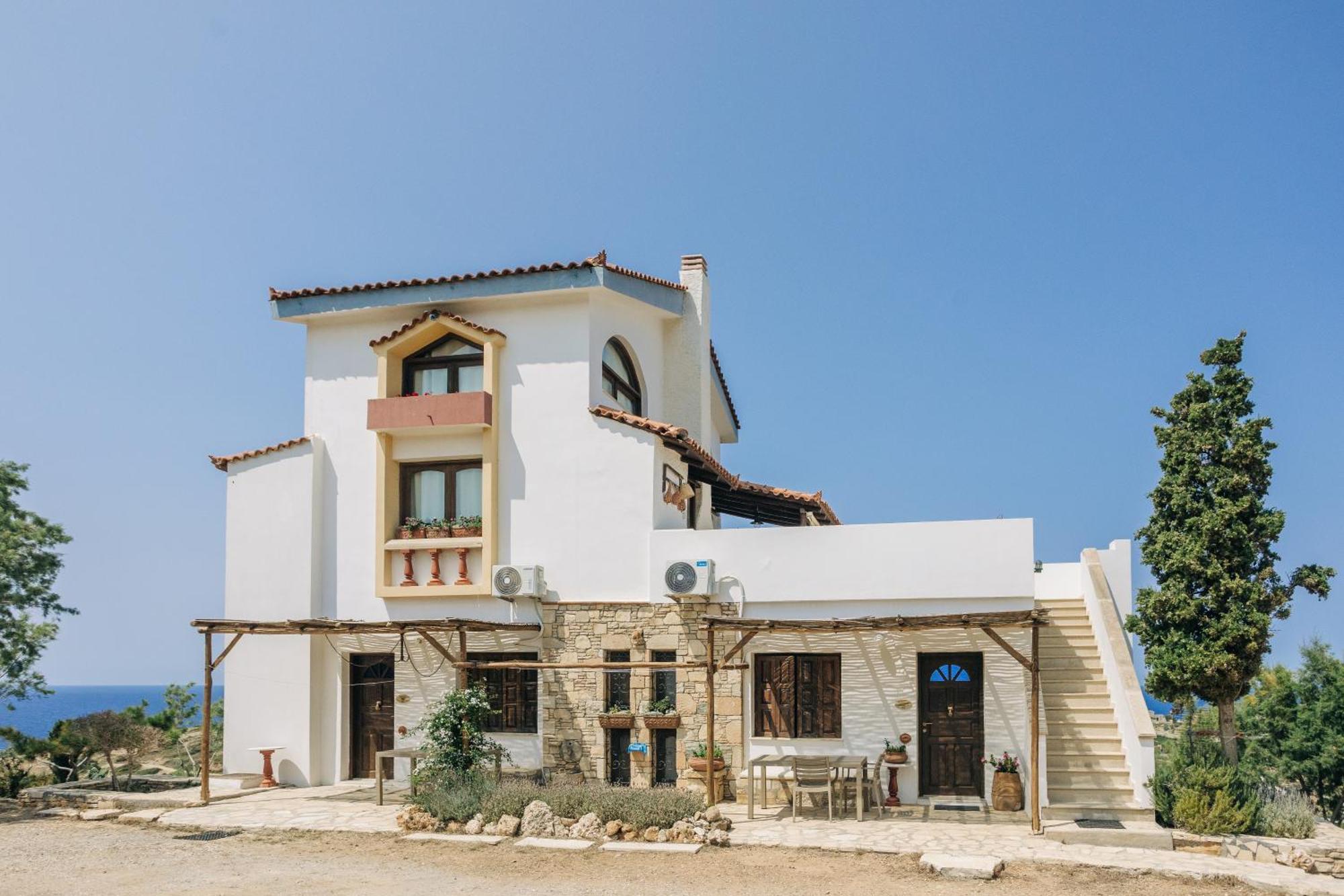Iliatoras Aparthotel Agia Pelagia  Buitenkant foto