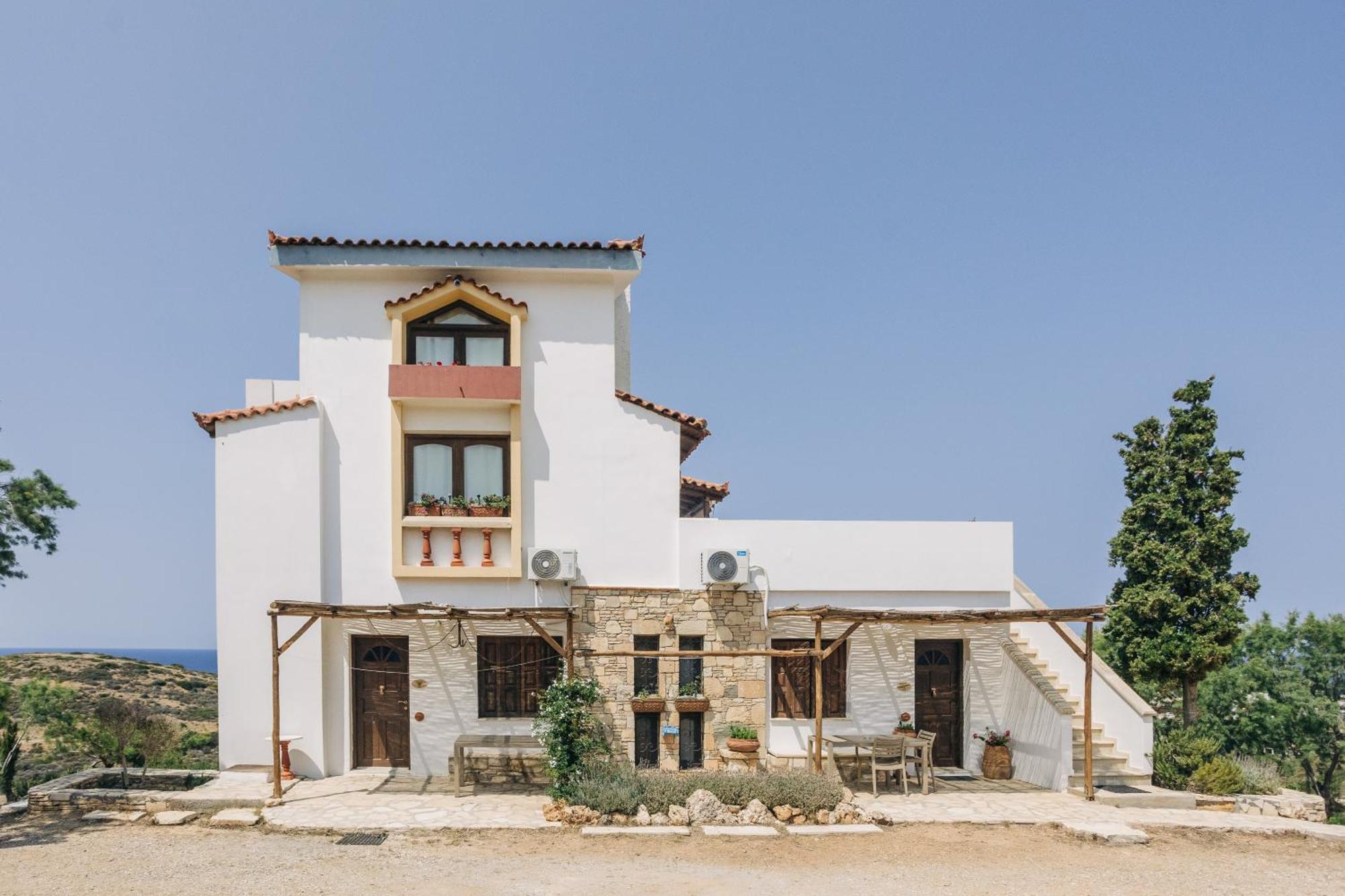 Iliatoras Aparthotel Agia Pelagia  Buitenkant foto